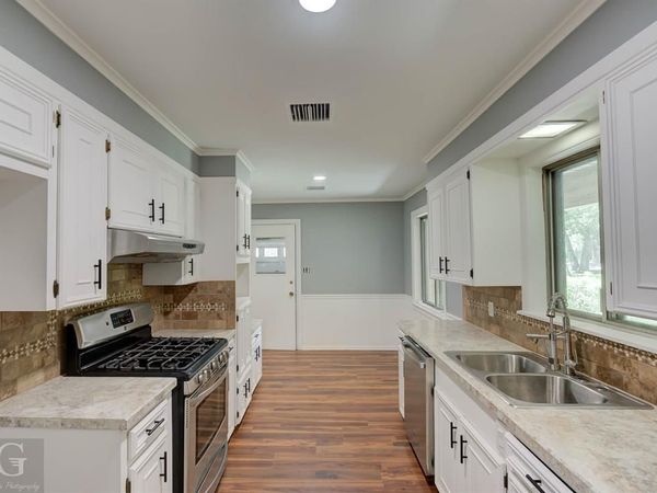 237 Pierremont Road , Shreveport, LA 71105