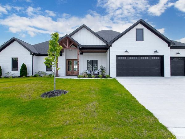 4917 Lake Vista Drive, Benton, AR 72019