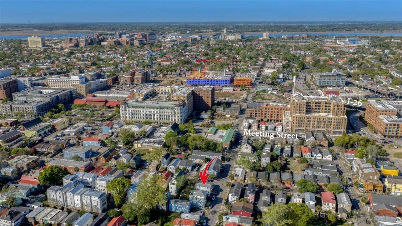 21 Line Street Photo 11