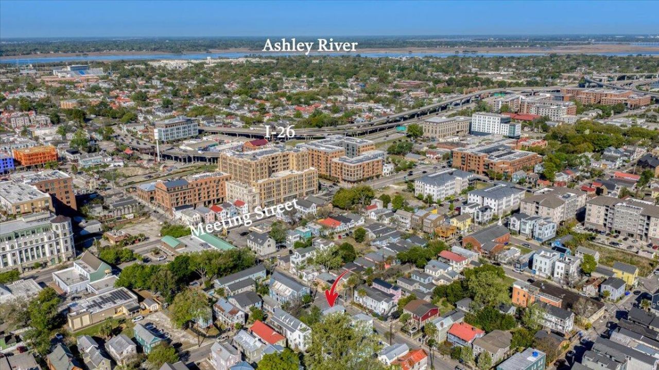 21 Line Street Photo 12