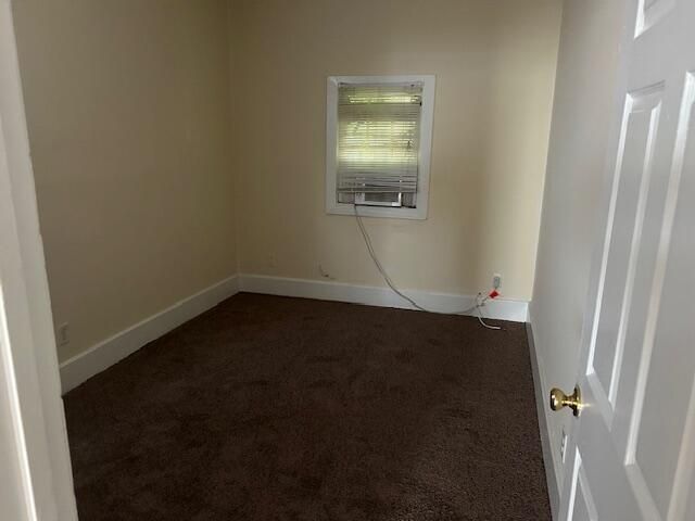 21 Line Street Photo 5