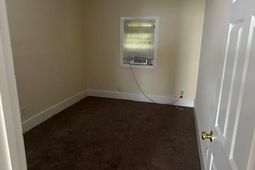 21 Line Street photo 4