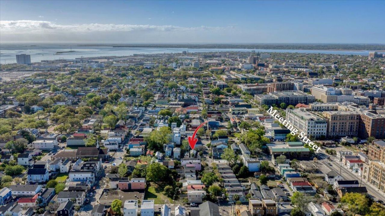 21 Line Street Photo 7