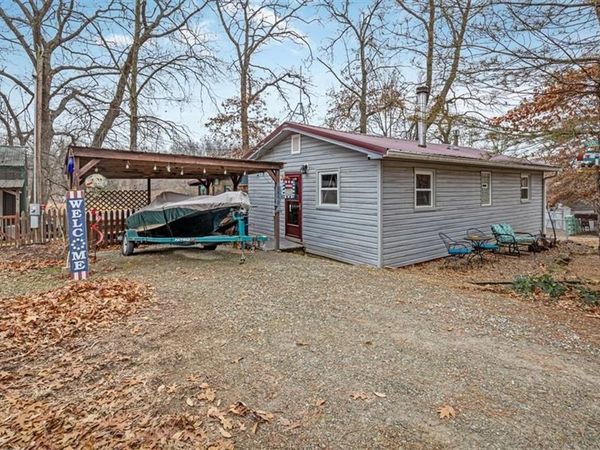 8890 SW Lake Drive, Lathrop, MO 64465