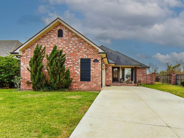 306 Mandalay West Drive, Houma, LA 70360