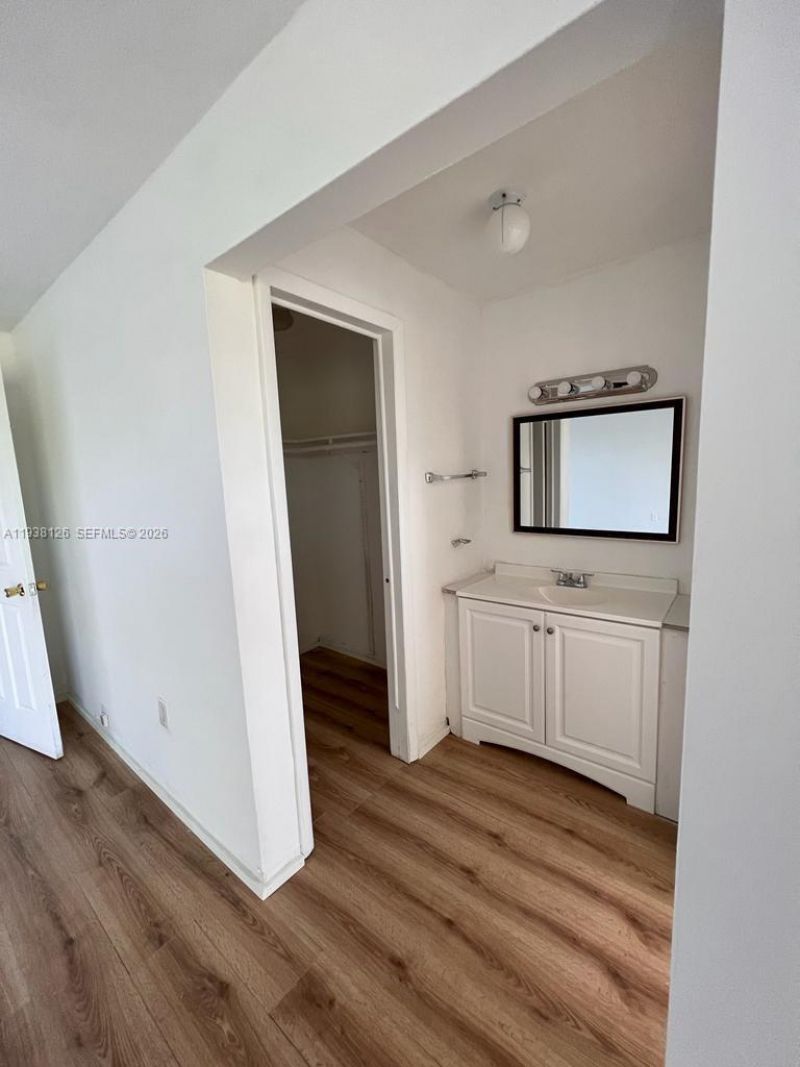 20520 NW 15th Ave , Unit 221, Miami Gardens, FL 33169 Photo