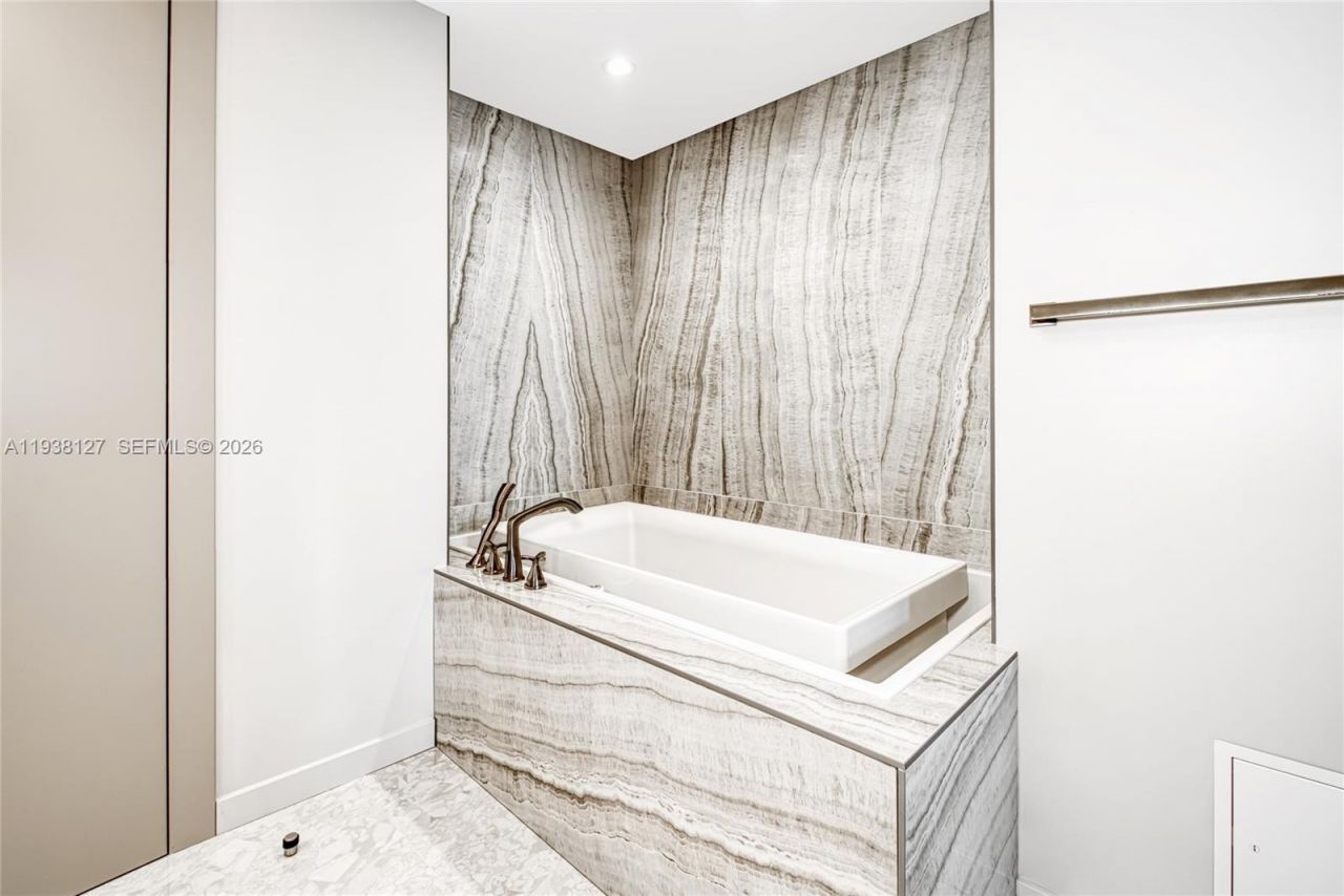 10295 Collins Ave , Unit 306, Bal Harbour, FL 33154 Photo