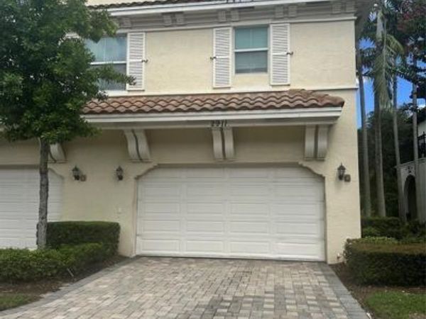 2911 Cascada Isles Way, Unit 1801, Hollywood, FL 33024