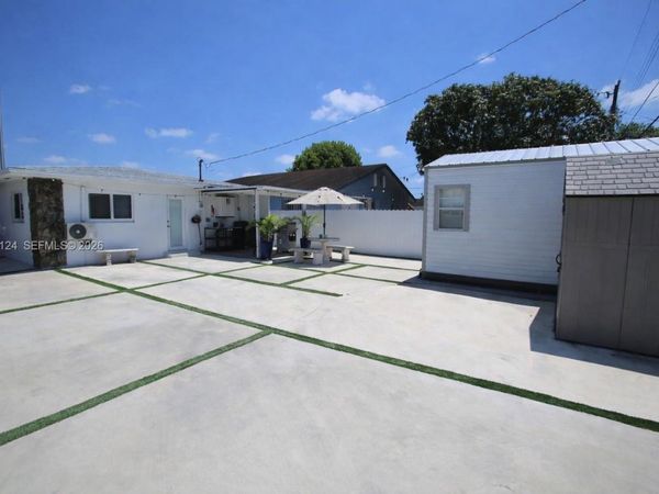 798 W 31st St, Hialeah, FL 33012