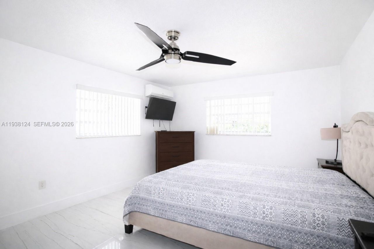 798 W 31st St, Hialeah, FL 33012 Photo