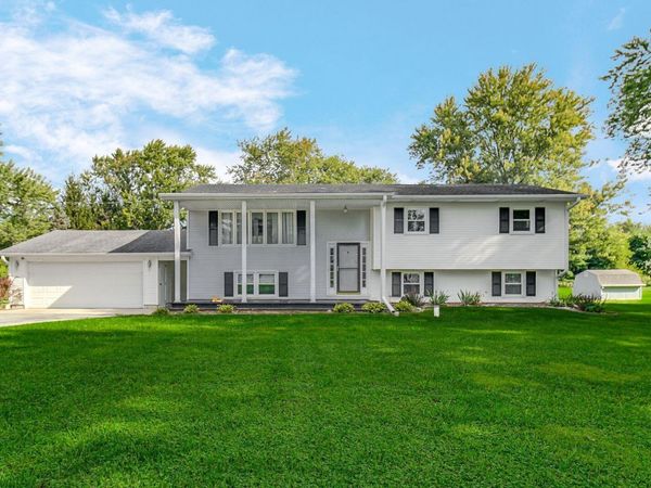 267 W 100 S, Valparaiso, IN 46385