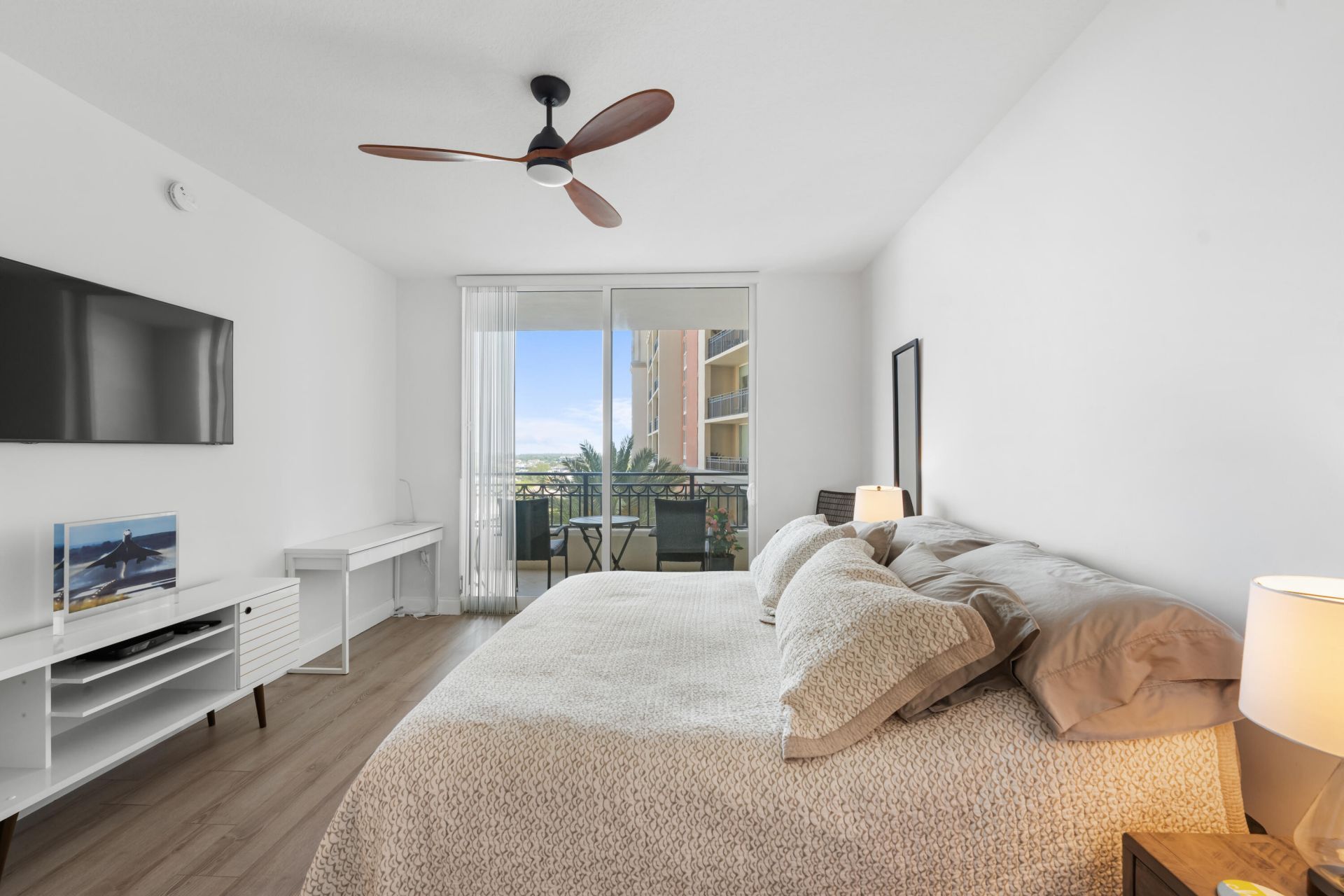 550 Okeechobee Boulevard, Unit 1407, West Palm Beach, FL 33401 Photo