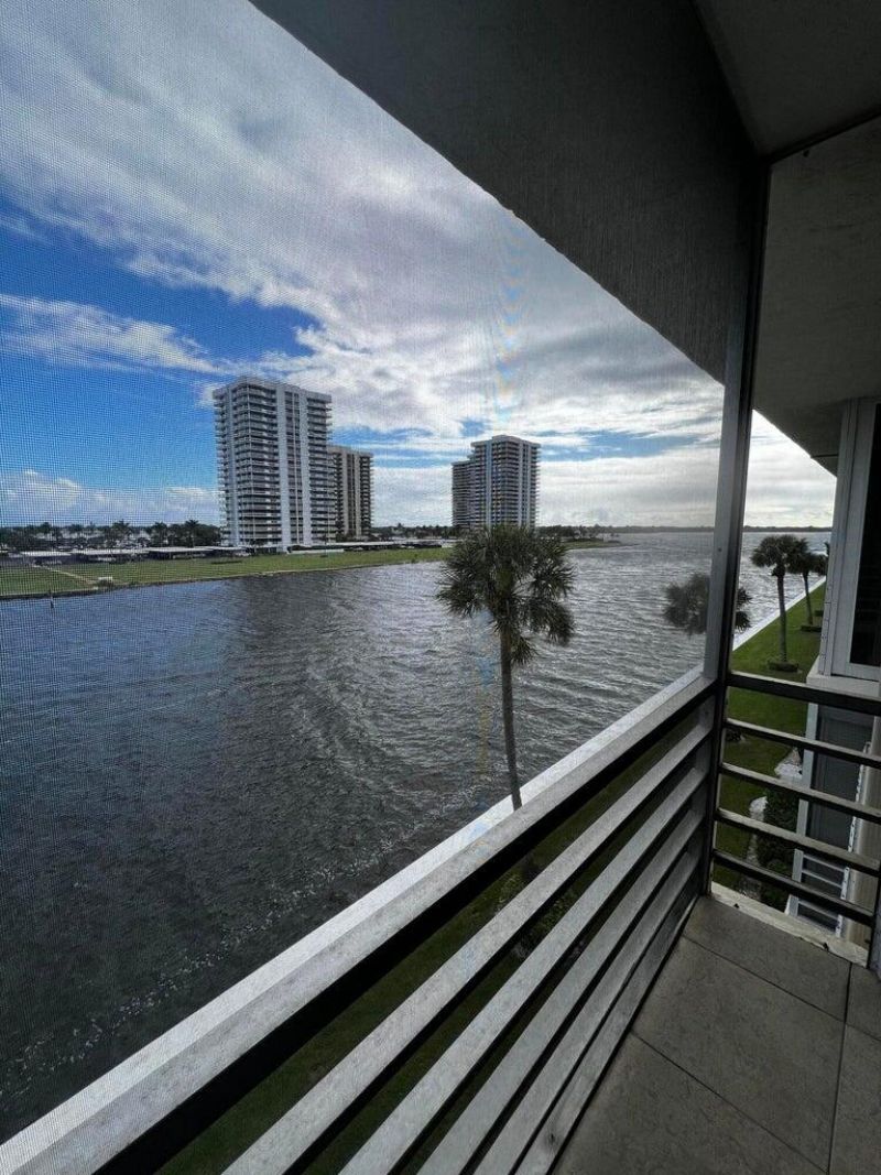 20 Yacht Club Drive, Unit 405, North Palm Beach, FL 33408 Photo