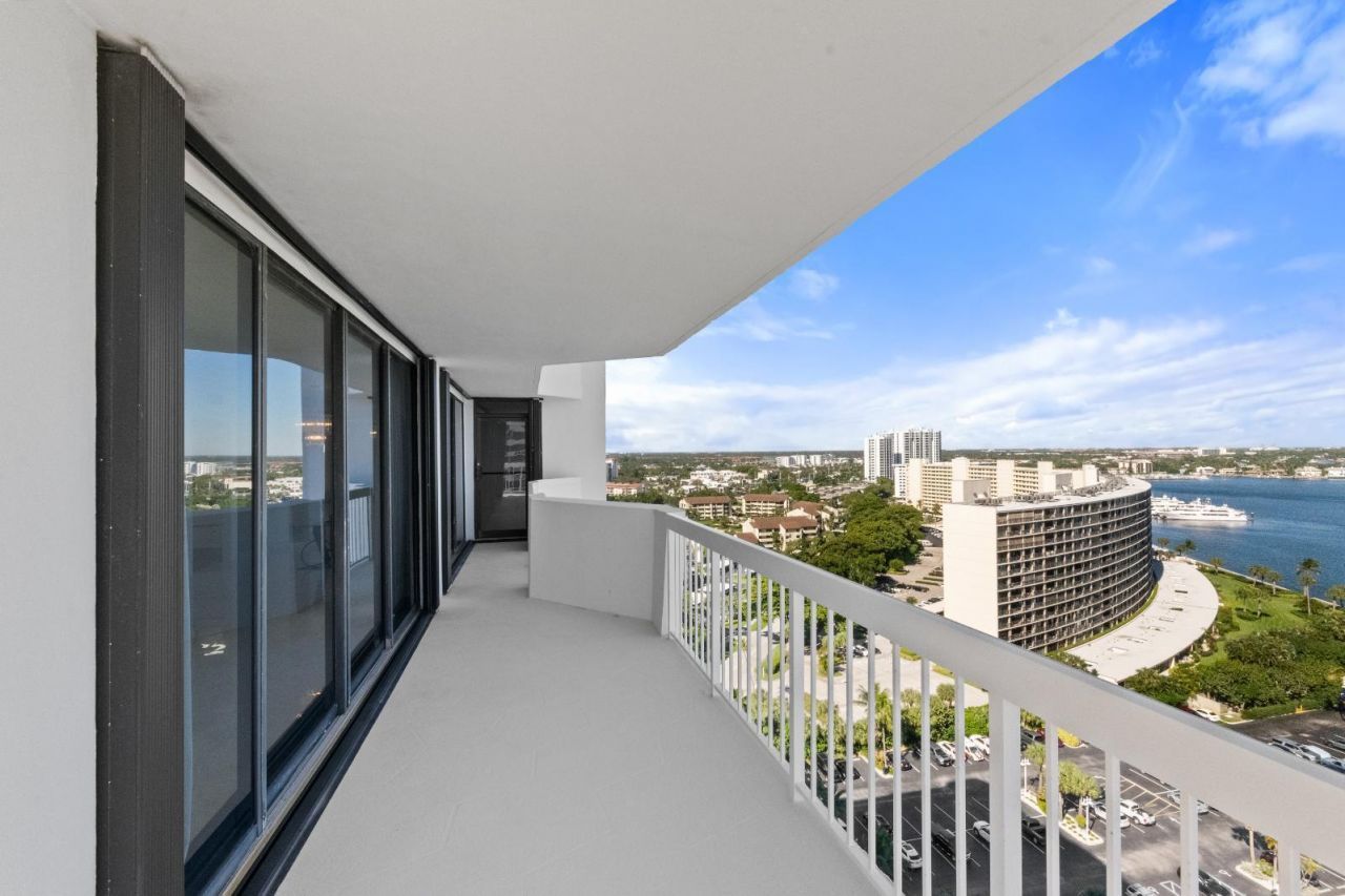 123 Lakeshore Drive, Unit 1942, North Palm Beach, FL 33408 Photo