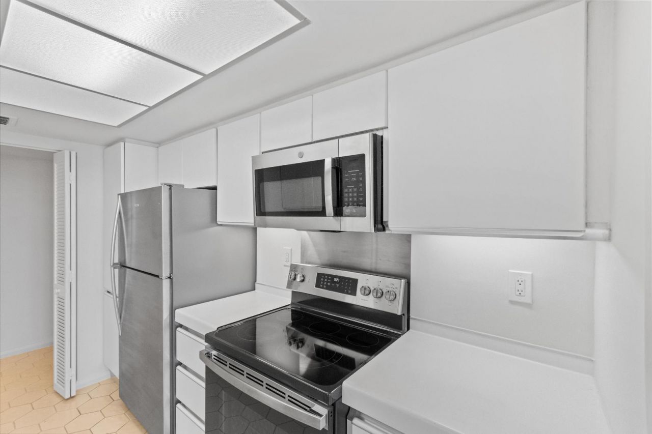 123 Lakeshore Drive, Unit 1942, North Palm Beach, FL 33408 Photo