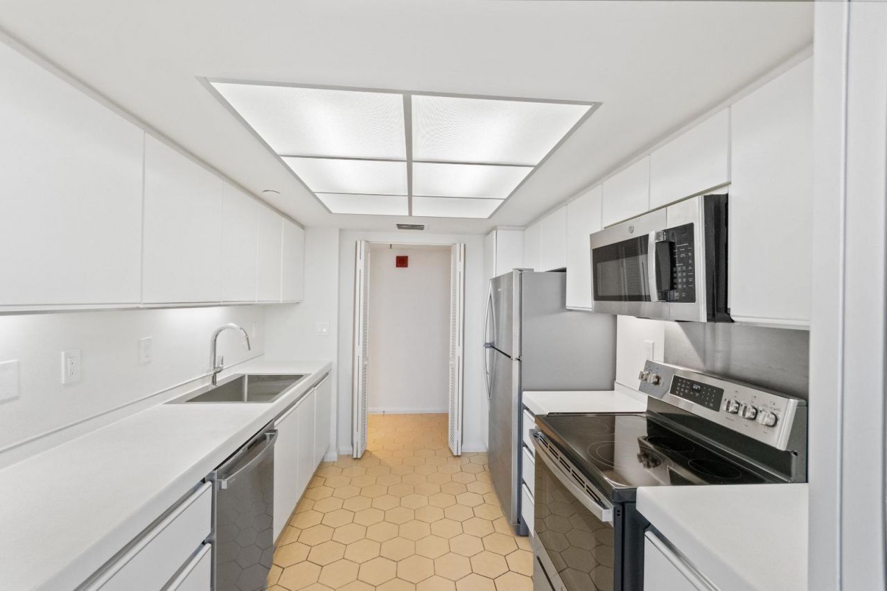 123 Lakeshore Drive, Unit 1942, North Palm Beach, FL 33408 Photo