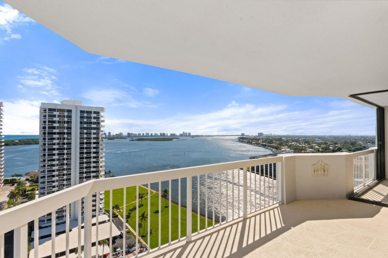 123 Lakeshore Drive, Unit 1942, North Palm Beach, FL 33408 Photo