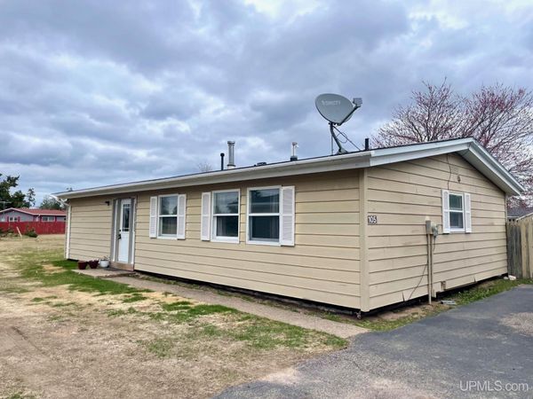 105 Constellation Avenue, Forsyth Twp, MI 49841