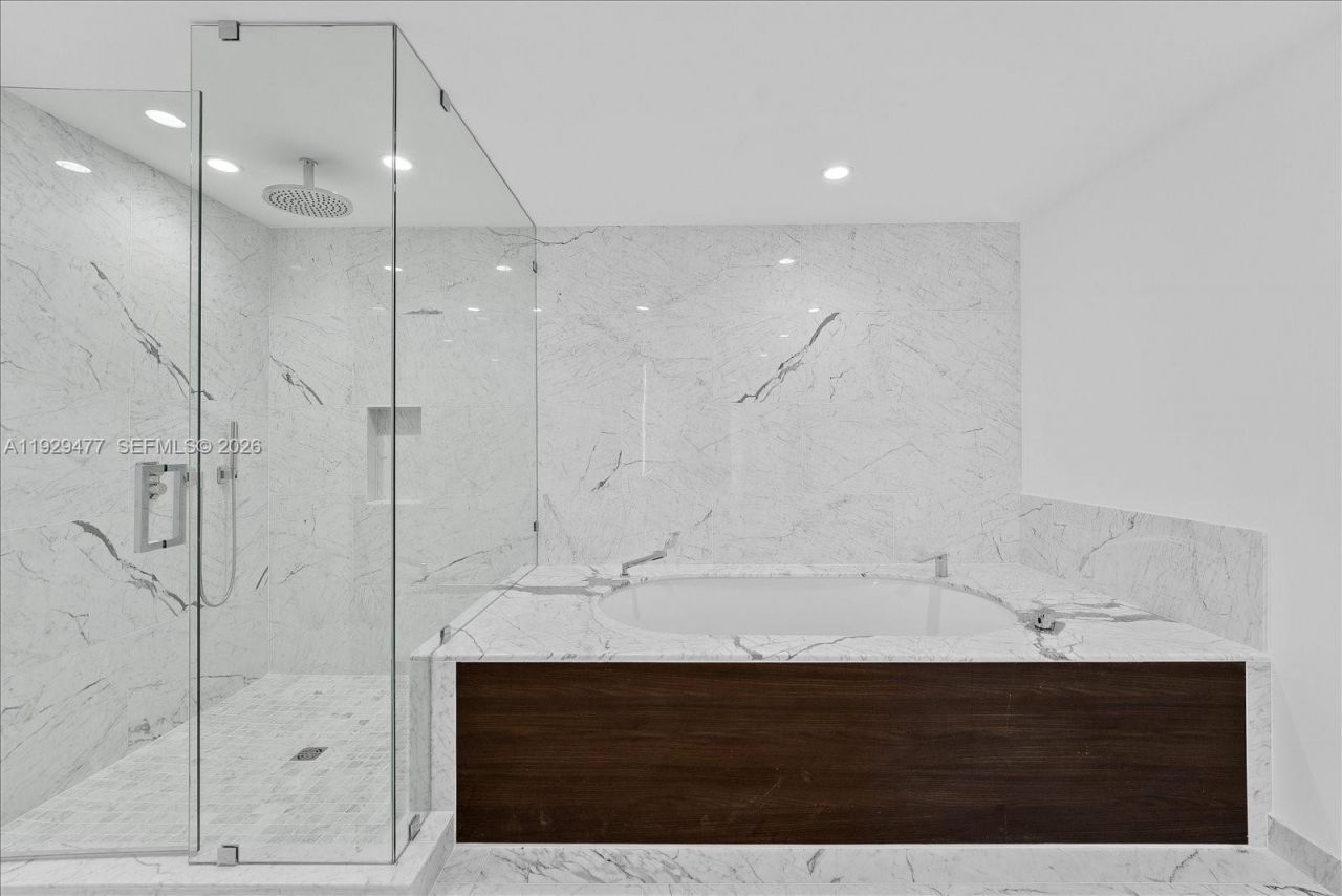 1135 103 St, Unit 403, Bay Harbor Islands, FL 33154 Photo