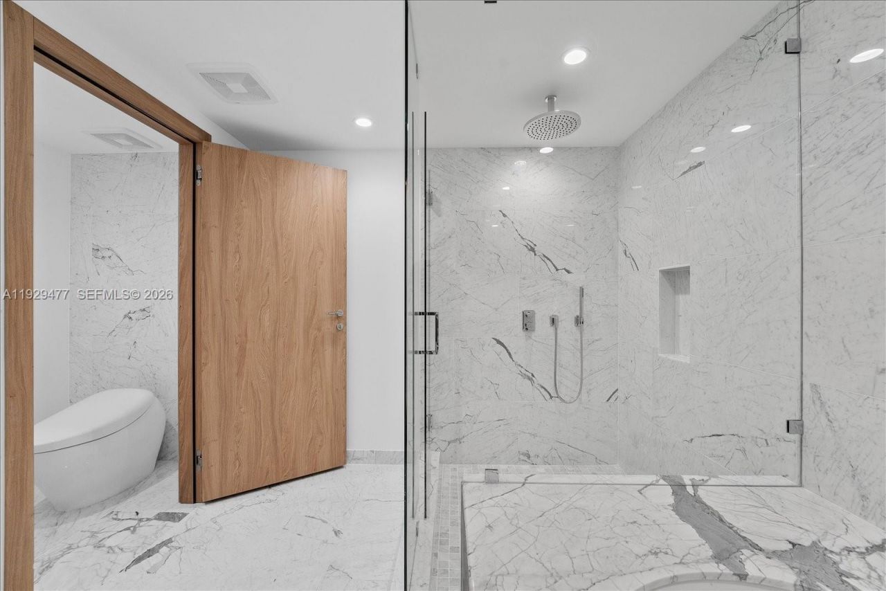 1135 103 St, Unit 403, Bay Harbor Islands, FL 33154 Photo