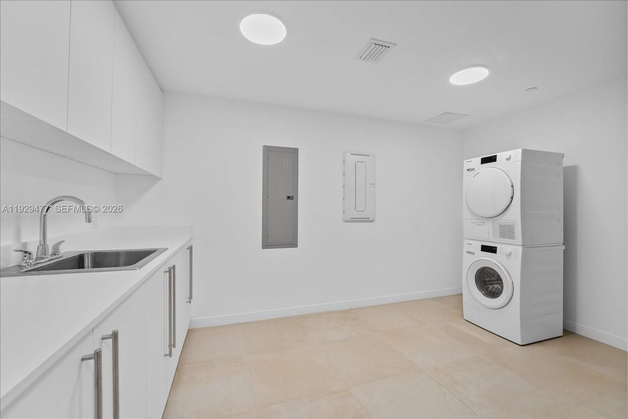 1135 103 St, Unit 403, Bay Harbor Islands, FL 33154 Photo