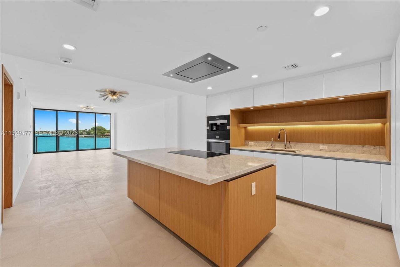 1135 103 St, Unit 403, Bay Harbor Islands, FL 33154 Photo