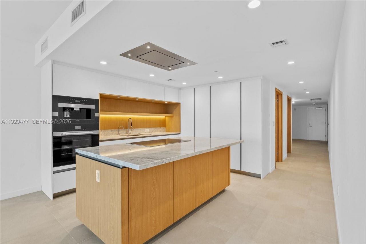 1135 103 St, Unit 403, Bay Harbor Islands, FL 33154 Photo