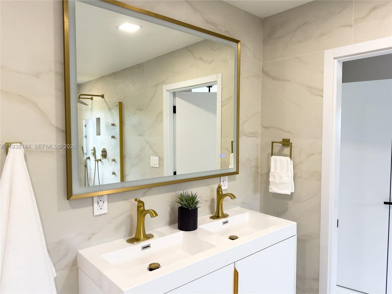 5561 NE 28th Ave , Fort Lauderdale, FL 33308 Photo