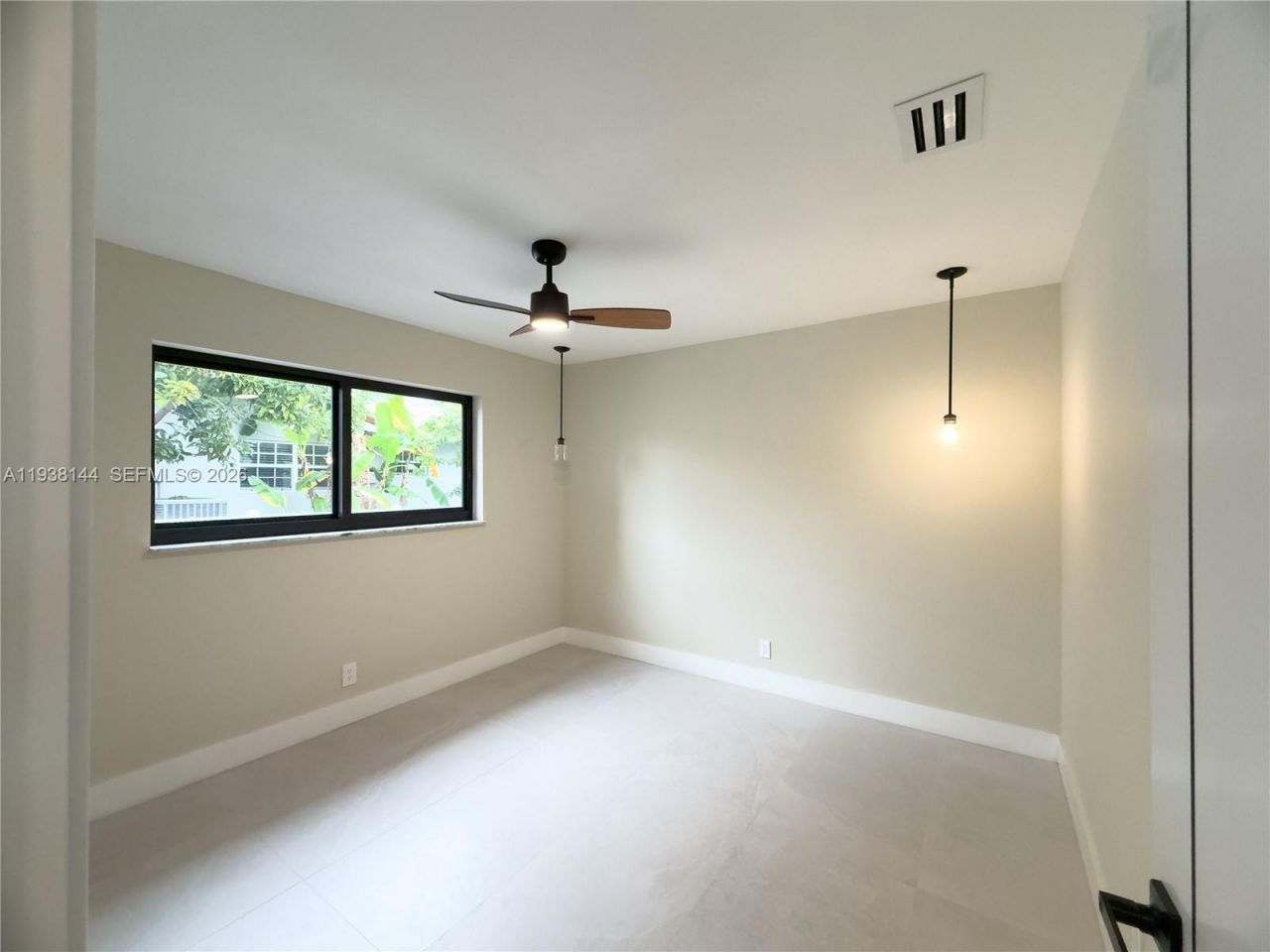 5561 NE 28th Ave , Fort Lauderdale, FL 33308 Photo