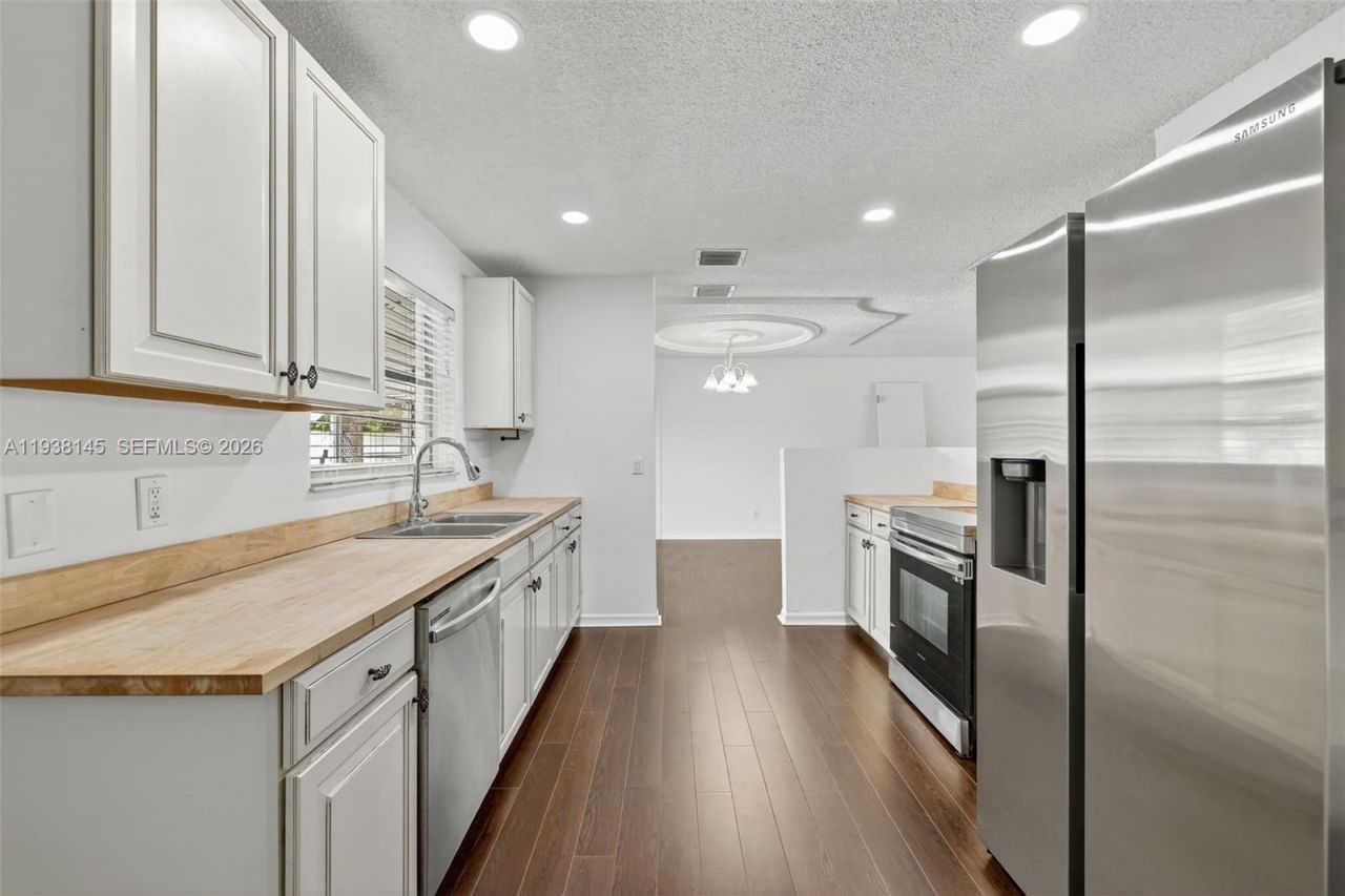 770 SE Hollahan Ave , Port Saint Lucie, FL 34983 Photo