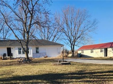 29002 E State Route B Highway, Archie, MO 64725