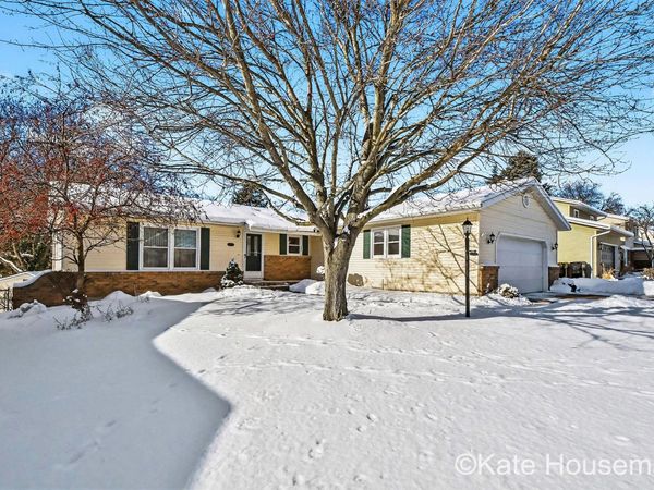 1921 Camille Drive SE, Grand Rapids, MI 49546