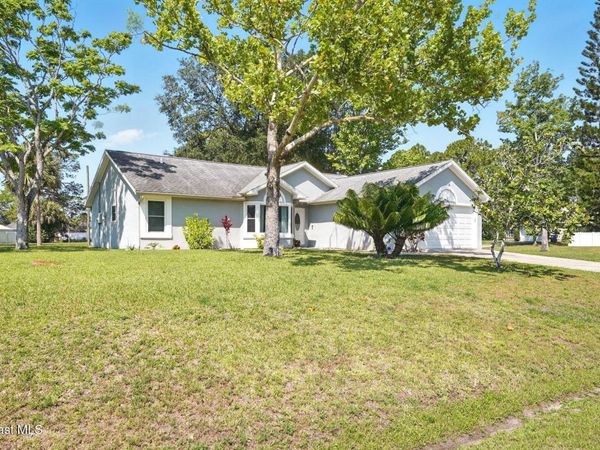 196 Delia Avenue NW, Palm Bay, FL 32907