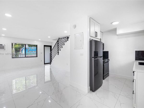 131 NE 77th St, Unit 5, Miami, FL 33138
