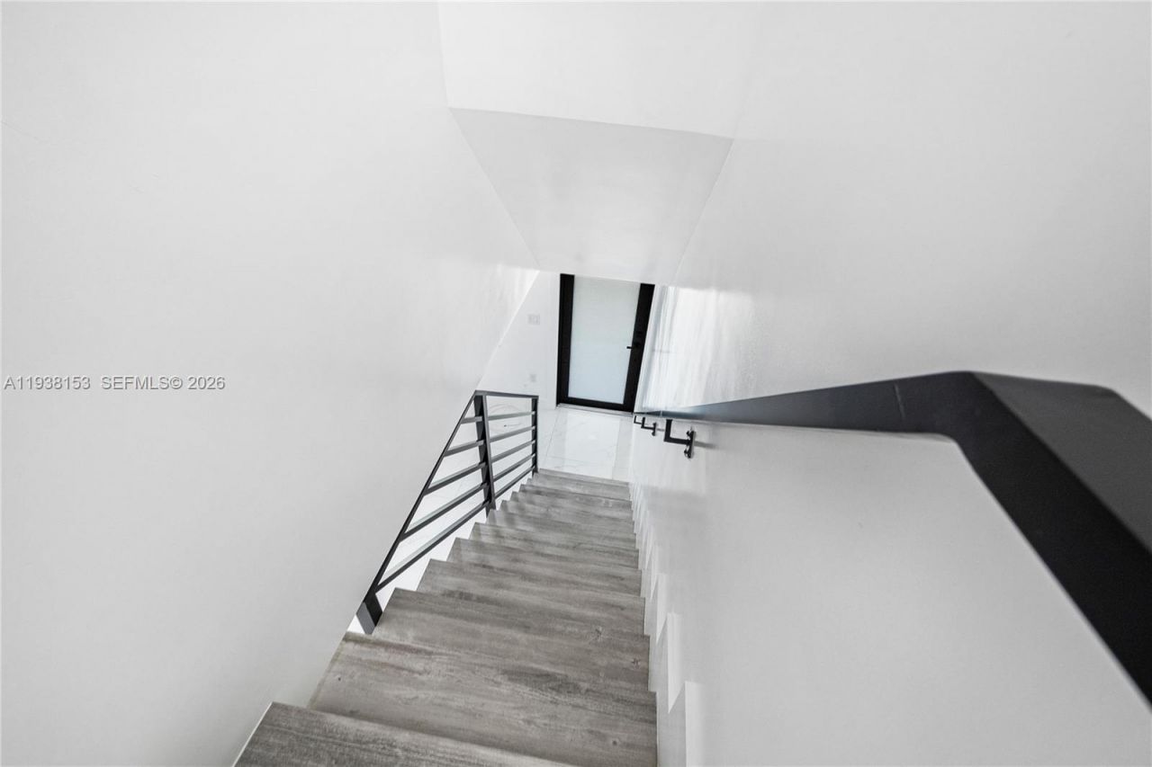 131 NE 77th St, Unit 5, Miami, FL 33138 Photo