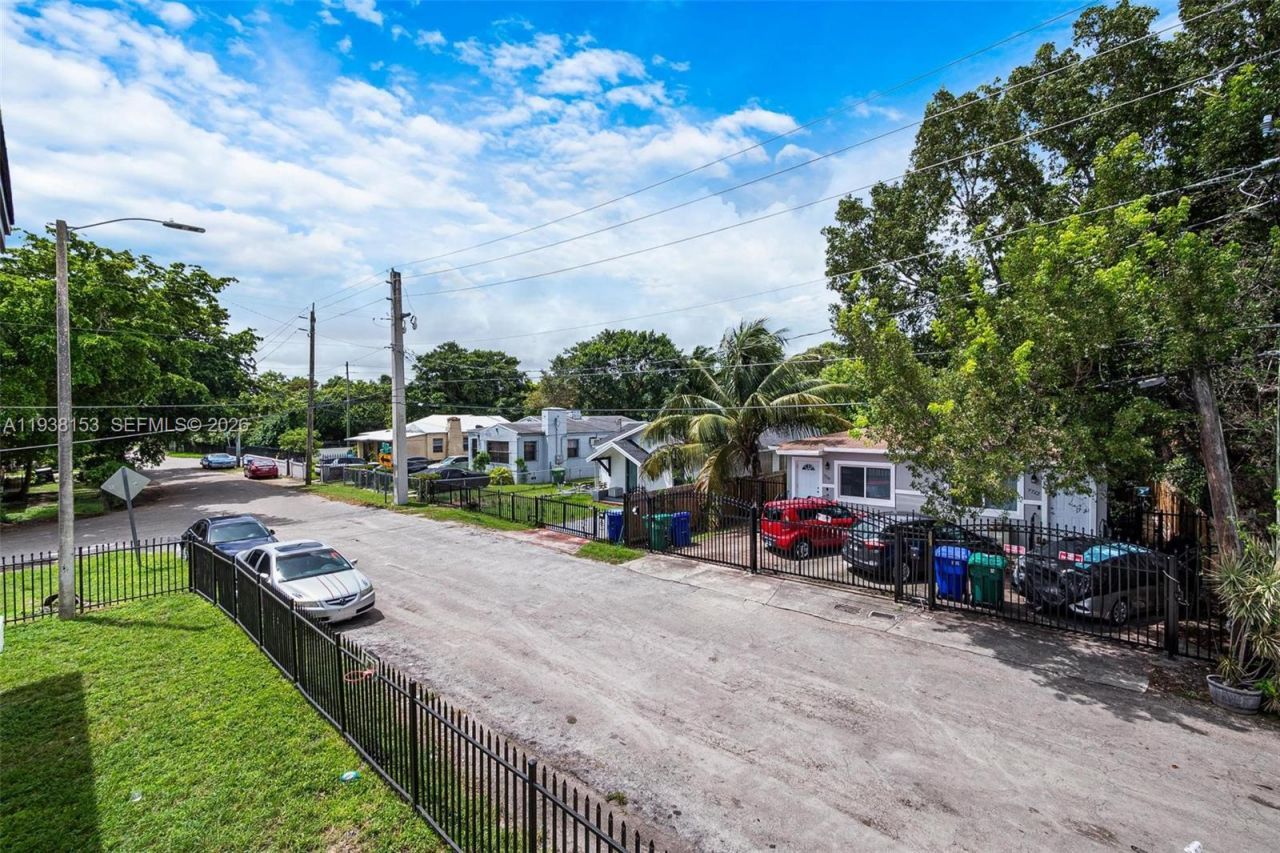 131 NE 77th St, Unit 5, Miami, FL 33138 Photo