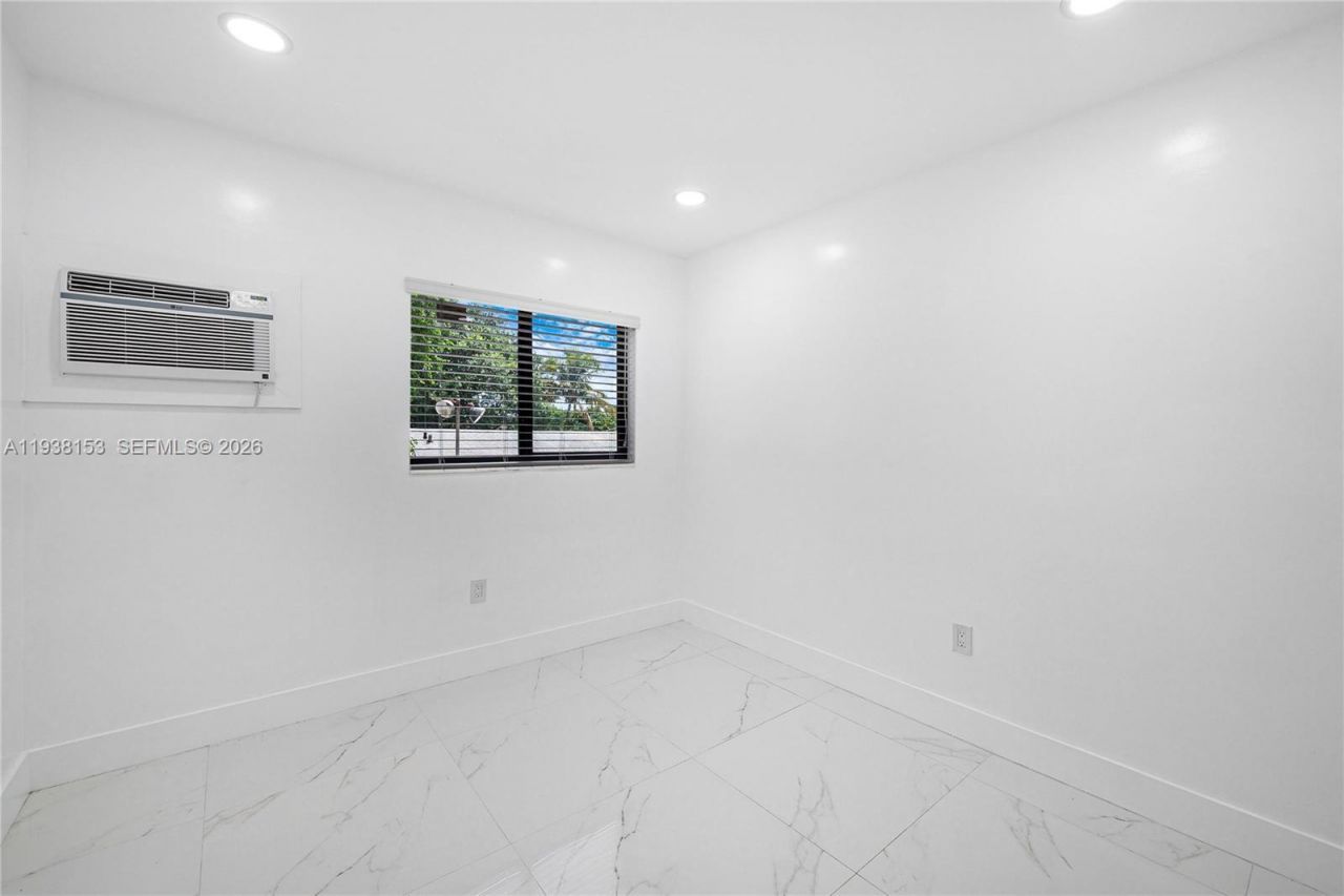 131 NE 77th St, Unit 5, Miami, FL 33138 Photo