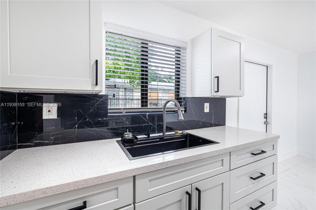 131 NE 77th St, Unit 5, Miami, FL 33138 Photo