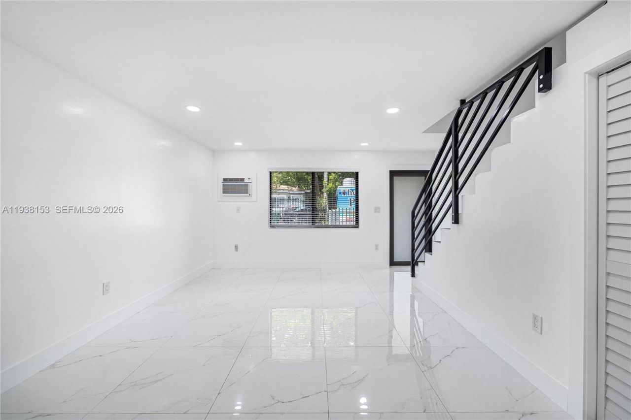 131 NE 77th St, Unit 5, Miami, FL 33138 Photo