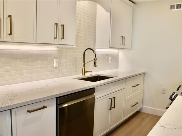 333 Harbour DR, Unit 109, NAPLES, FL 34103