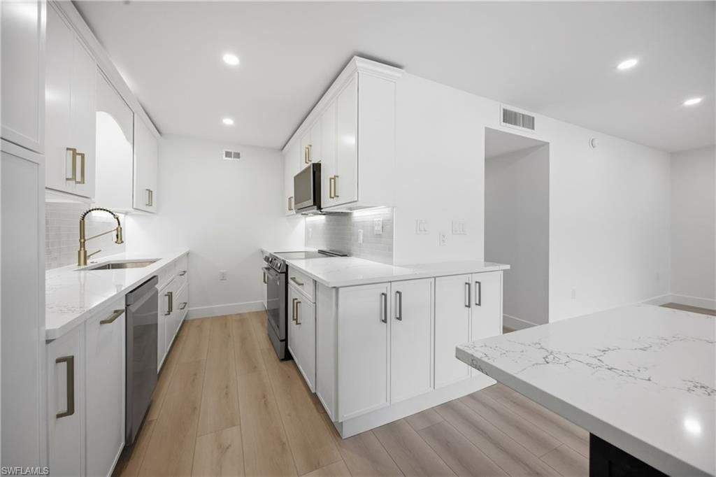 333 Harbour Dr, Unit 109, Naples, FL 34103 Photo