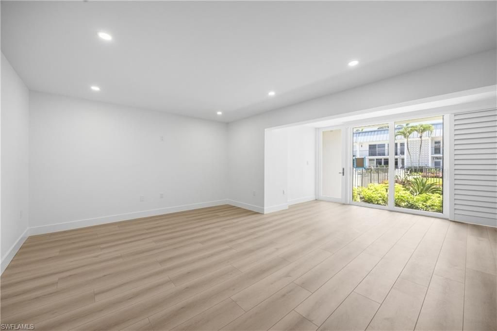 333 Harbour Dr, Unit 109, Naples, FL 34103 Photo