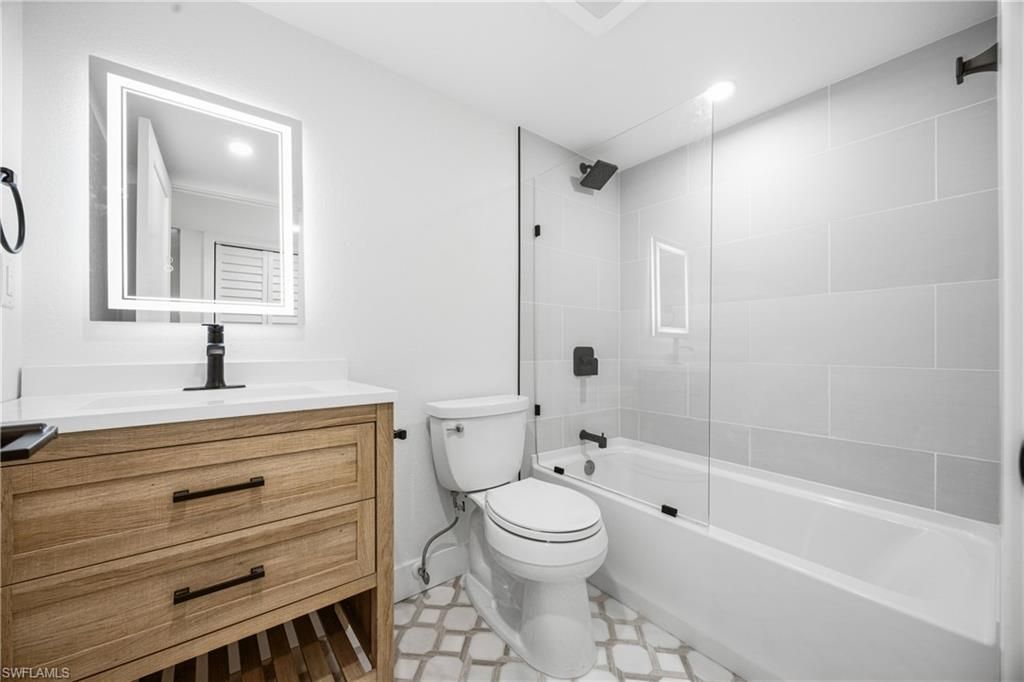 333 Harbour Dr, Unit 109, Naples, FL 34103 Photo