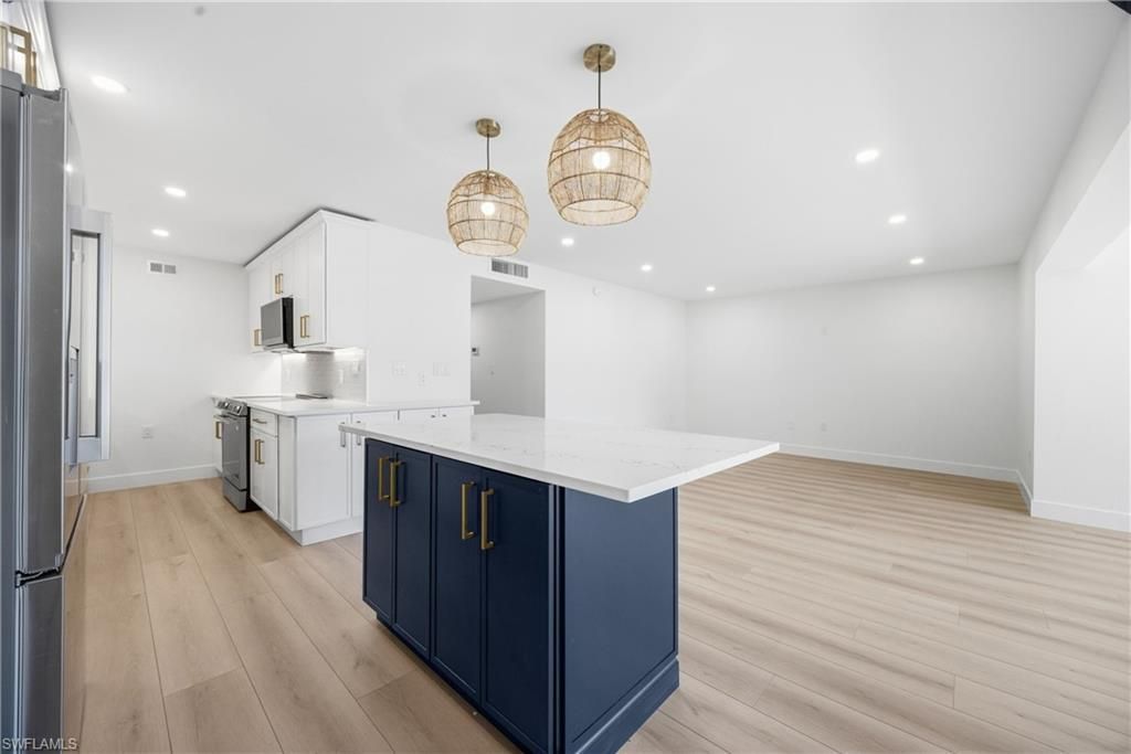 333 Harbour Dr, Unit 109, Naples, FL 34103 Photo