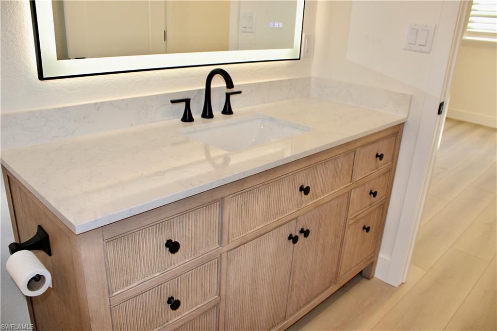 333 Harbour Dr, Unit 109, Naples, FL 34103 Photo