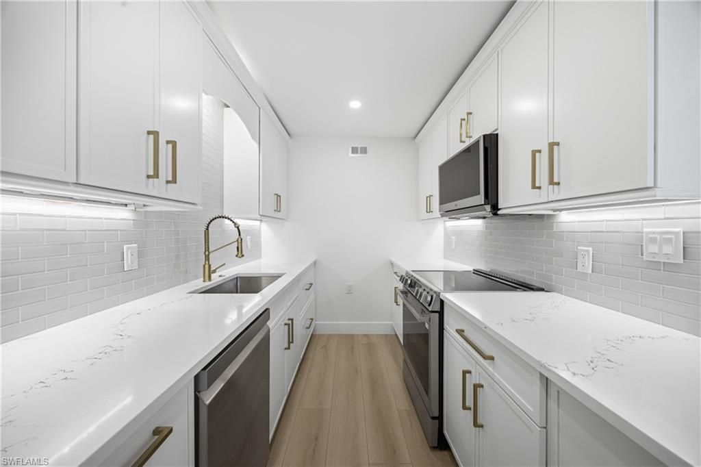 333 Harbour Dr, Unit 109, Naples, FL 34103 Photo