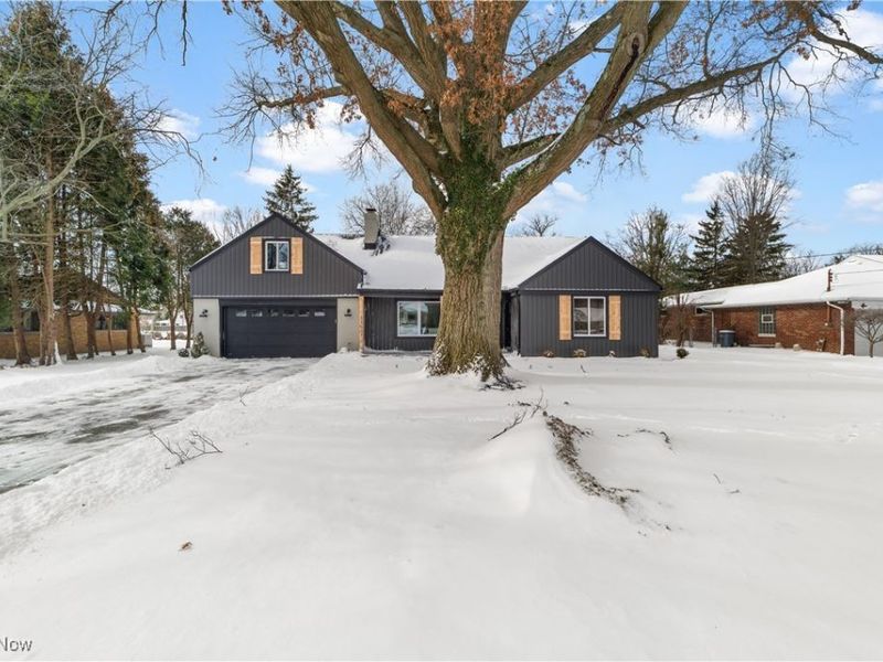 3350 Fairhill Drive, Rocky River, OH 44116 Photo 2