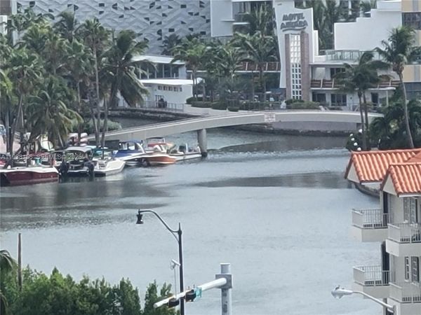 2899 Collins, Unit 1114, Miami Beach, FL 33140