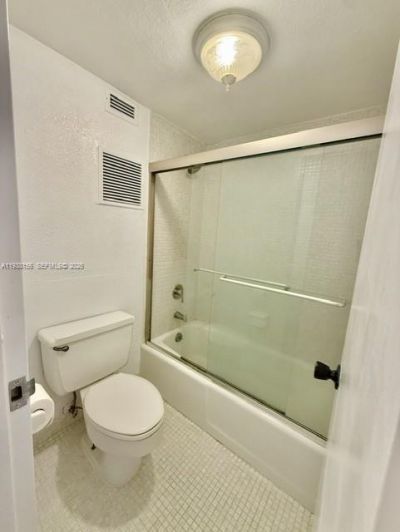 2899 Collins, Unit 1114, Miami Beach, FL 33140 Photo