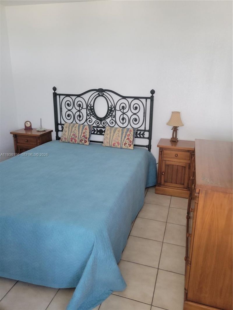 2899 Collins, Unit 1114, Miami Beach, FL 33140 Photo